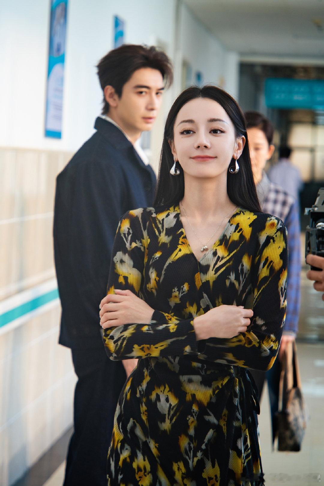 哇呜我居然还能刷到枭起青壤的新物料！这张感觉迪丽热巴的本体跑出来了