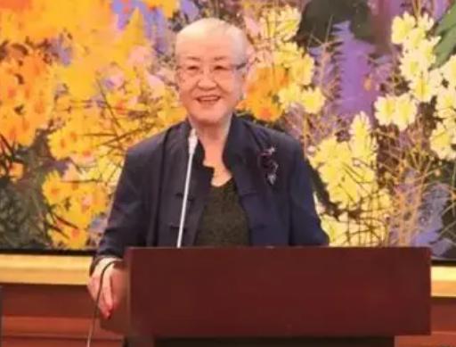 原国防部长耿飚 的长女，一夜之间被查封了所有资产，她选择出走美国。在离开时她发誓