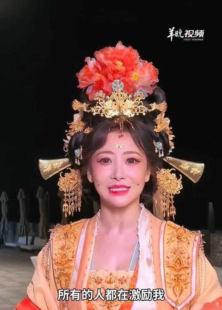 陈紫函回应热搜陈紫函回应上浪姐 陈紫函采访透露将重点考虑参加《浪姐》，还让粉丝敬