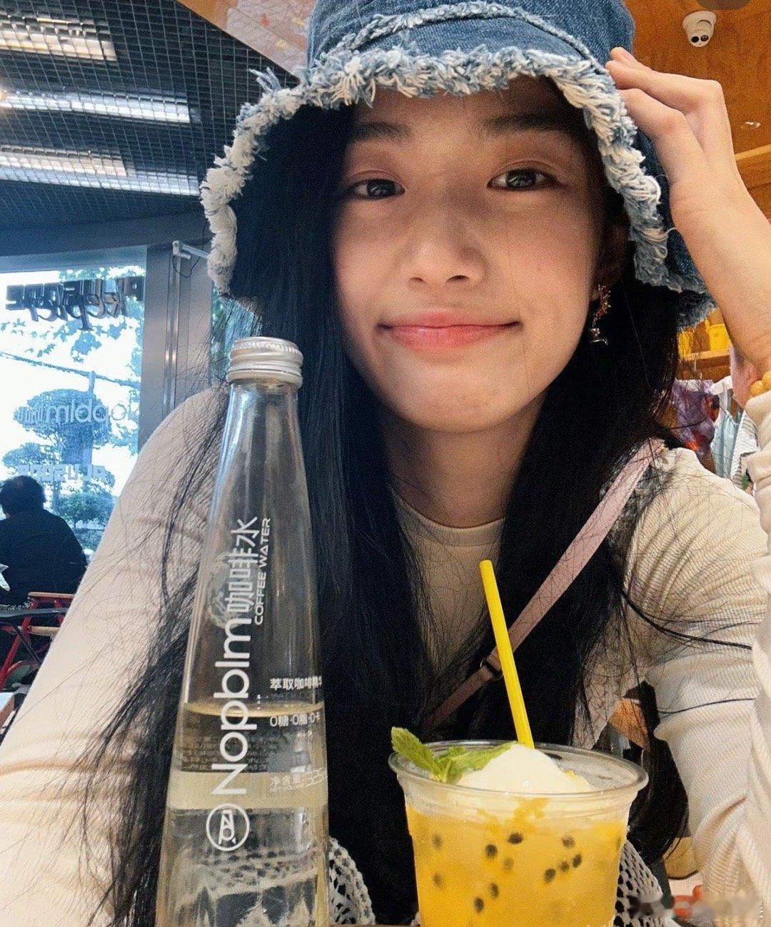 网友救助流浪小狗偶遇卢昱晓这也太棒了！晓晓卢昱晓