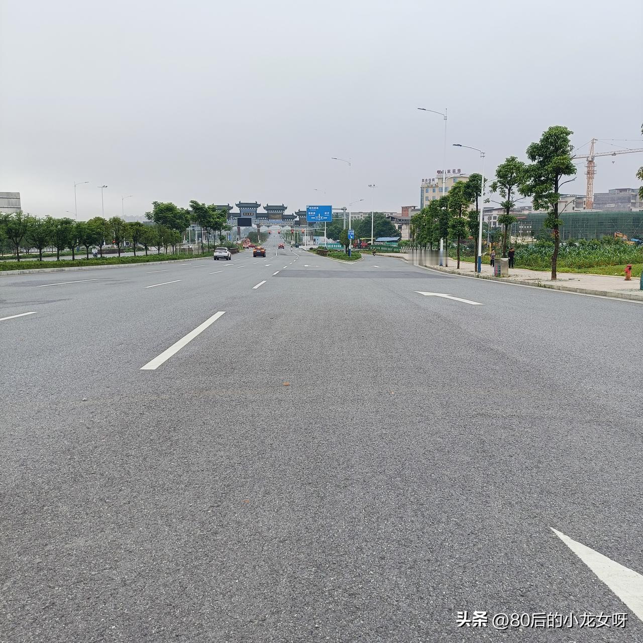 不知道大家有没有仔细观察，街上骑电动车的女性较多，她们每天去上班，送娃上学，接娃