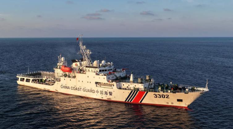 黄岩岛再遭挑衅，中国海警直接扣船管控
仁爱礁交锋刚过去五天，菲律宾这边又没闲住。