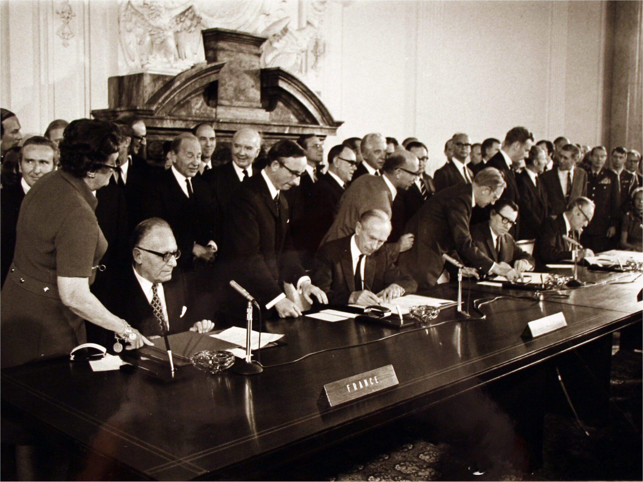 1972年6月3日（左起）法国外交部长Maurice Schumann舒曼、英国