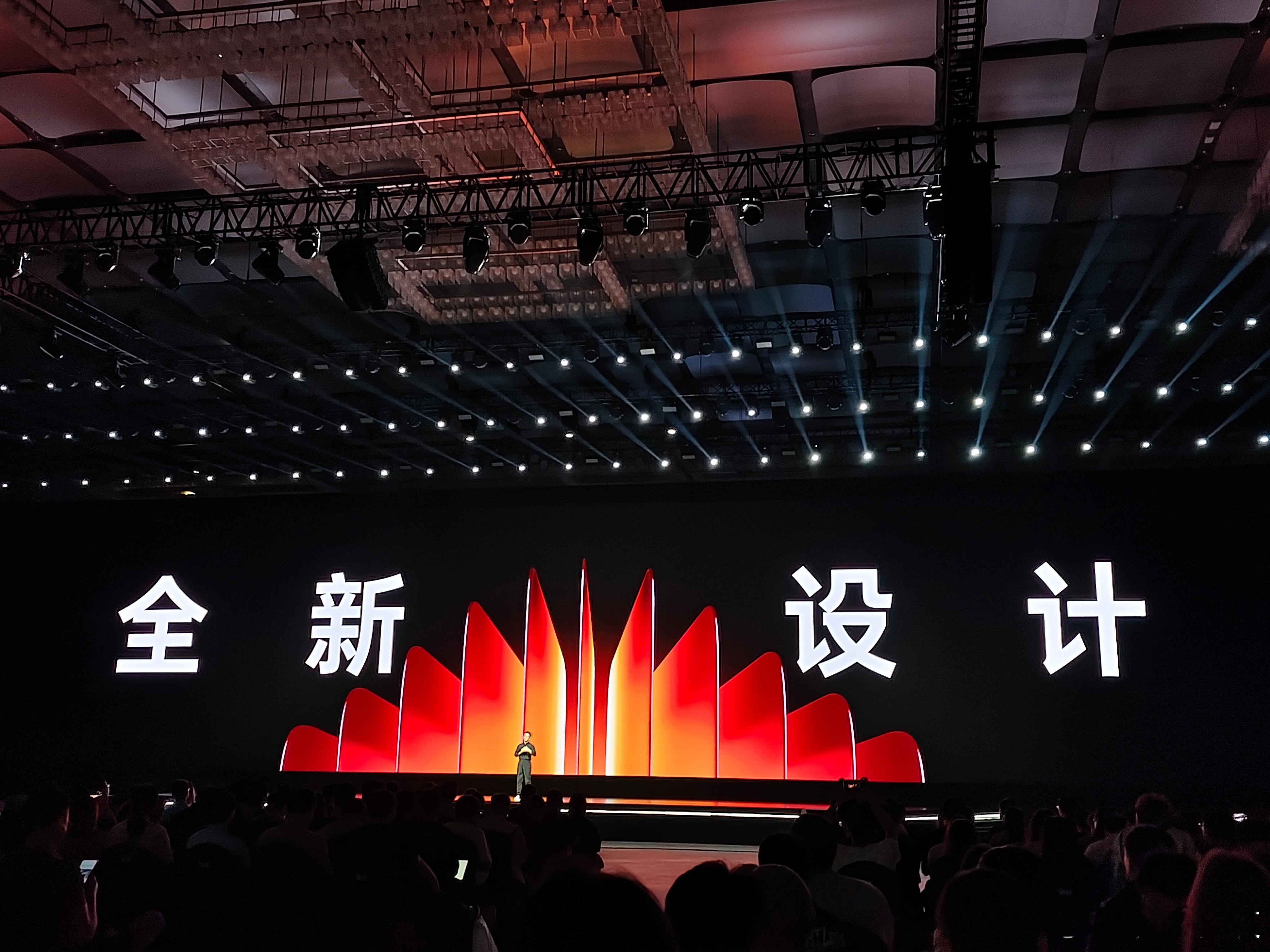 ColorOS 15带来全新设计，引入自然光影后整体的视觉体验更真实了。全新的灵