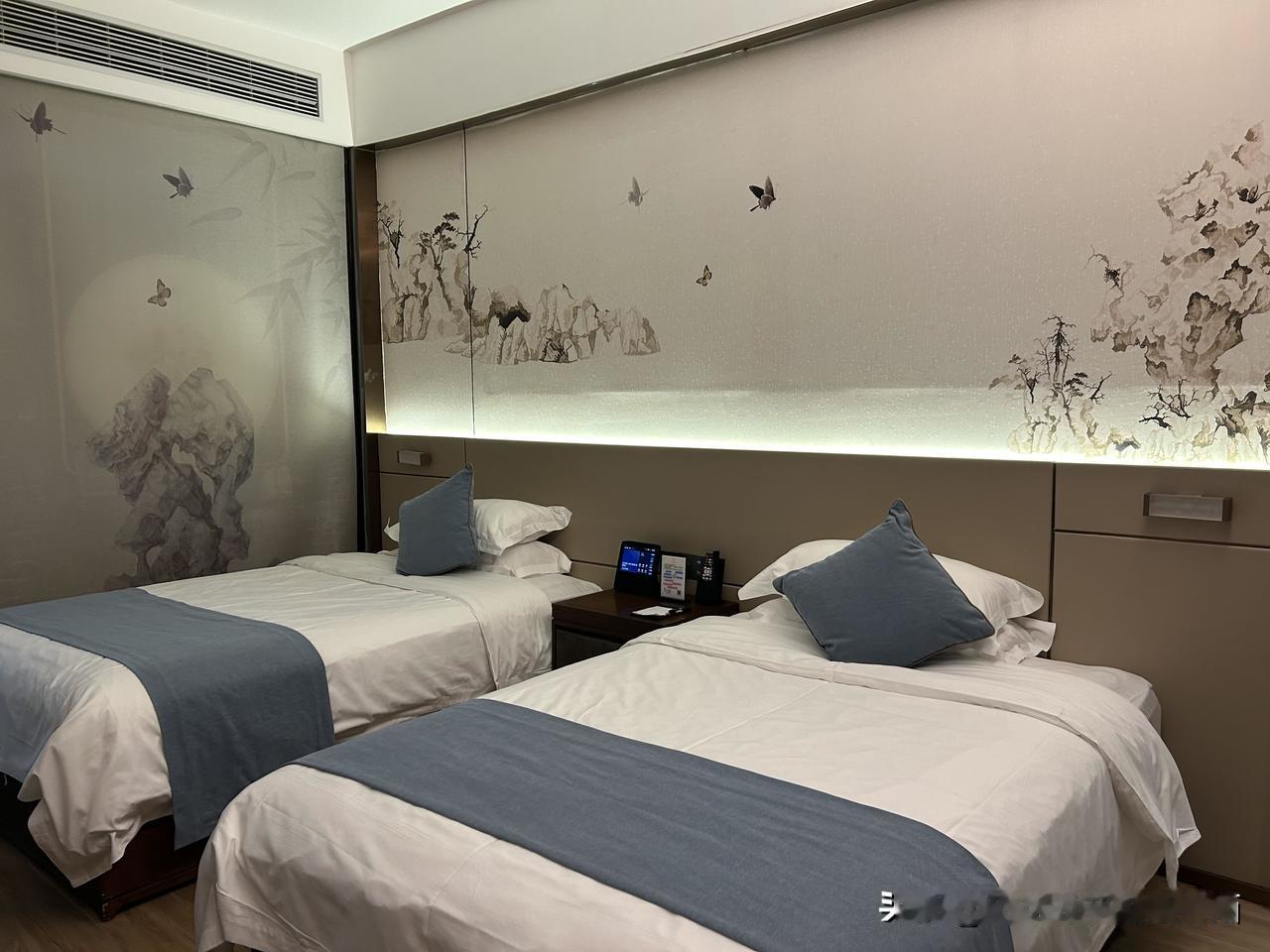 别人休息时，我在工作，他人在工作中忙碌时，我在美国度假，时差还未完全倒过来，今天