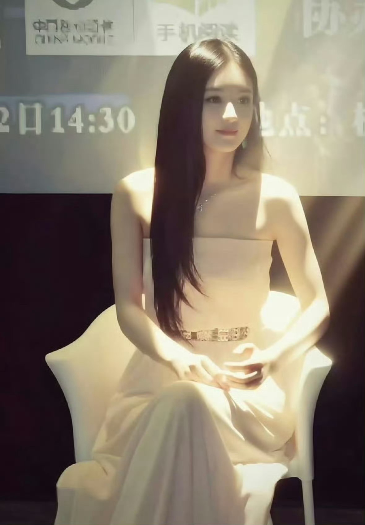赵丽颖电影澎湖海战 zly赵丽颖黄和娘“在无名的街道里，总有无名的花为你野蛮生长