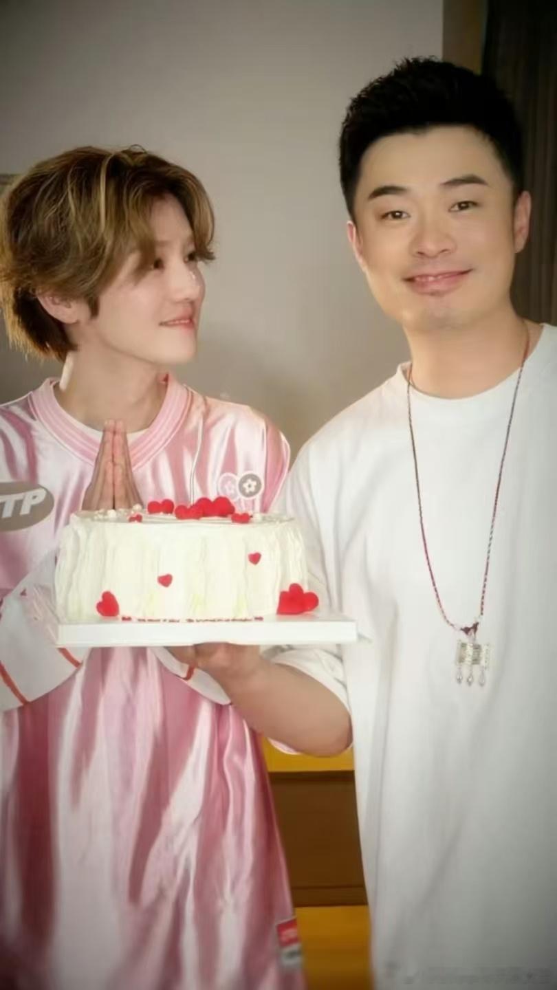 谁敢相信鹿晗36岁了鹿晗第二个十八岁 鹿晗这状态谁看了不迷糊？笑起来又萌又灵动，