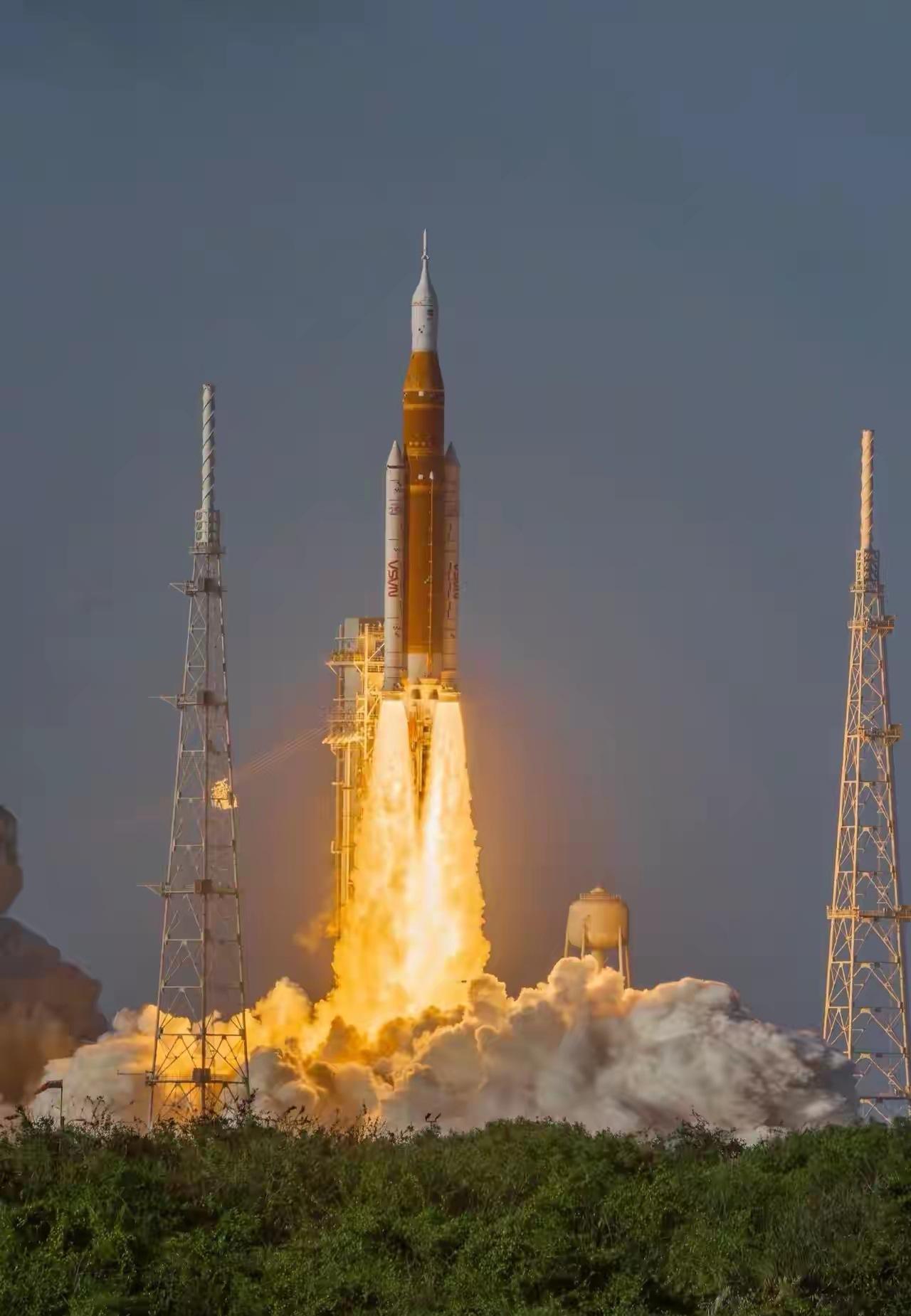 阿尔忒弥斯2号刚成功升空就接连出状况，NASA正式证实：猎户座飞船突发两大故障，