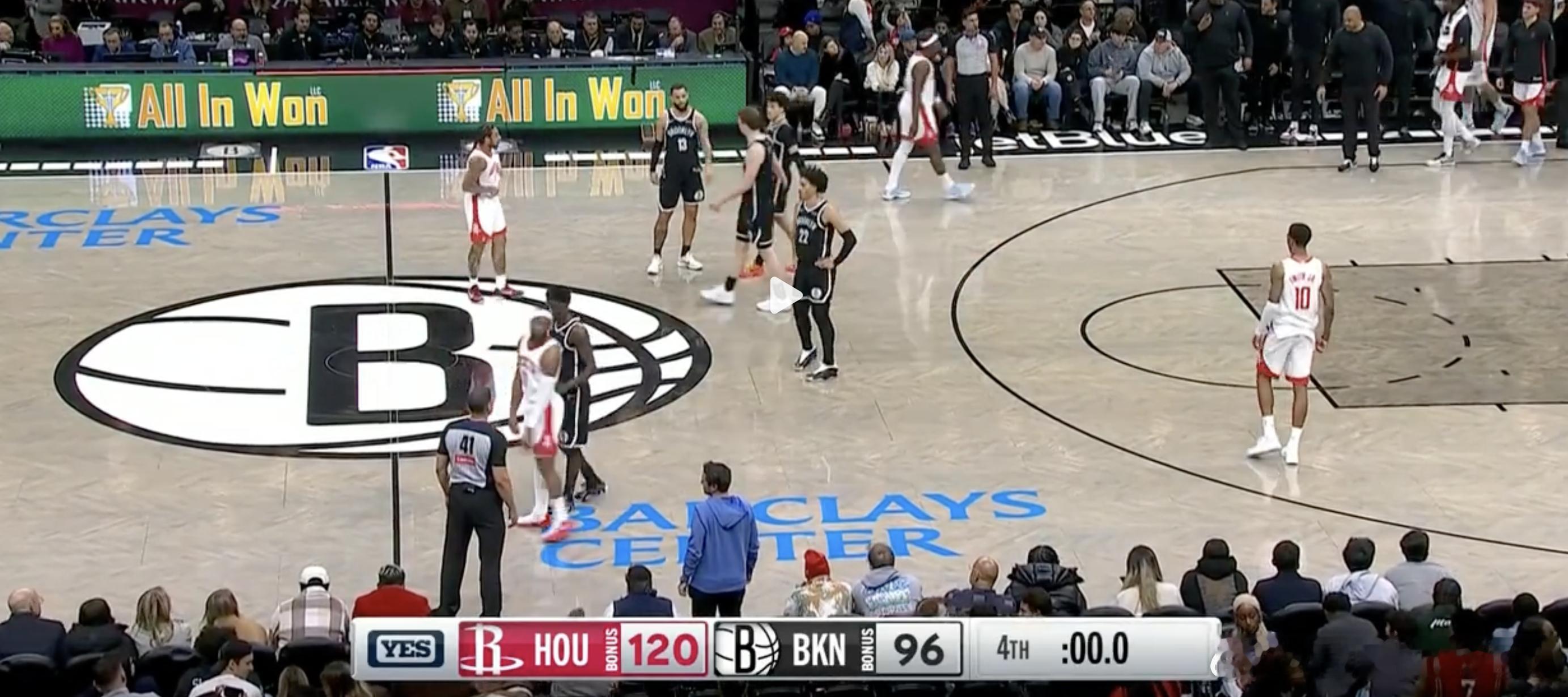 火箭新年开门红 火箭120-96战胜篮网，取得2026年开门红，其中全队三人20