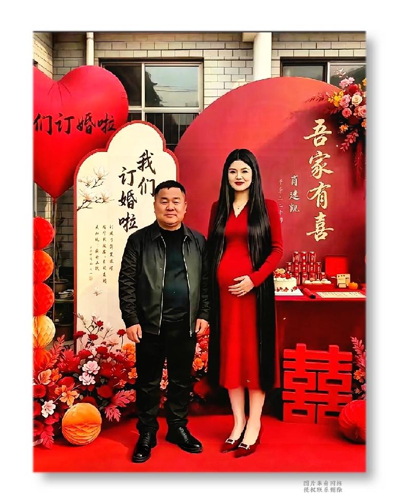 岳母晒出女儿女婿订婚照，评论区直接吵翻了！
 
岳母晒出订婚现场照片，还暖心配文