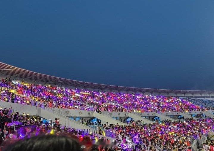 时代少年团海口演唱会马嘉祺的紫海vs宋亚轩青海…… ​​​