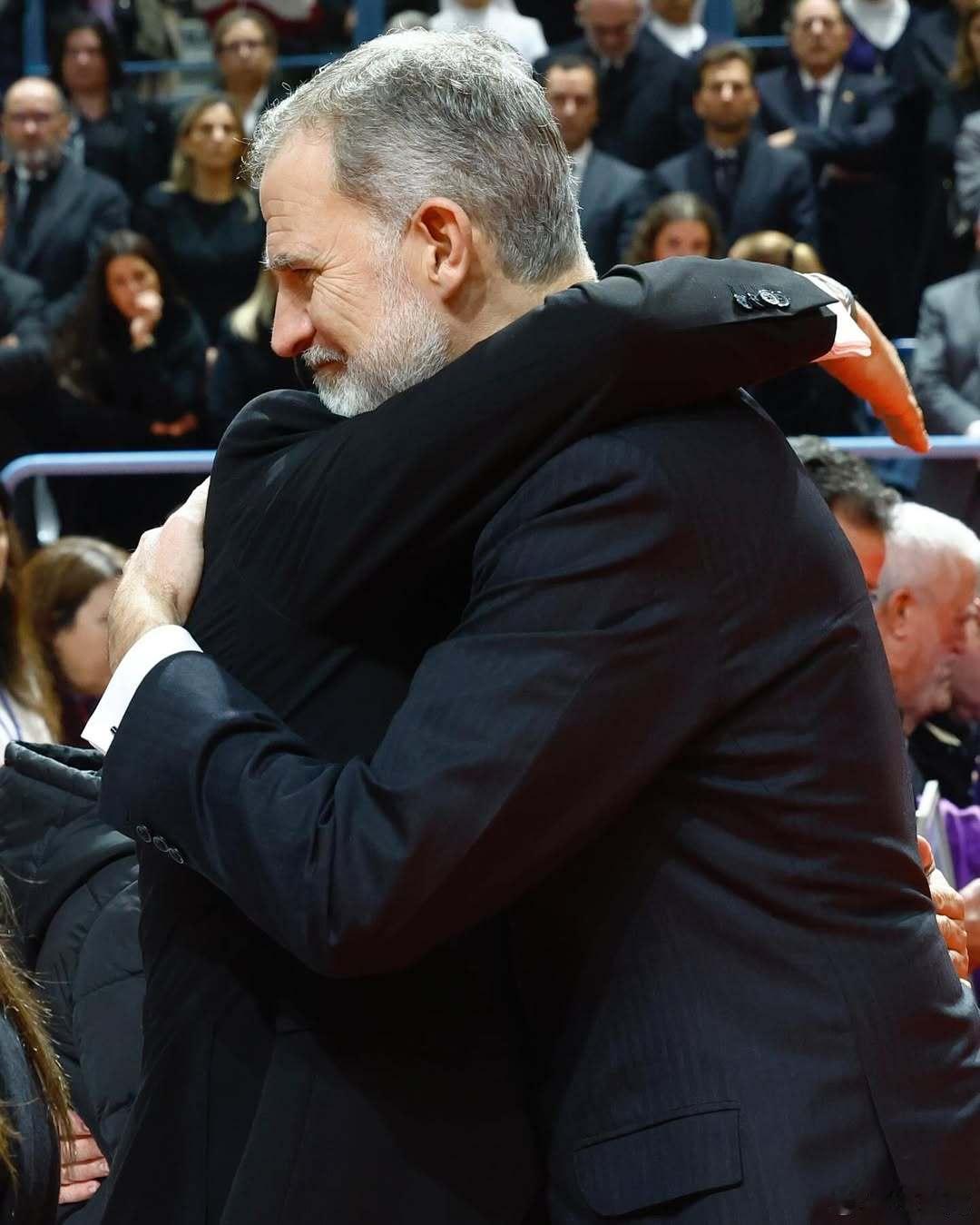 西班牙王室 🇪🇸1月29日，费利佩国王和莱蒂齐亚王后出席科尔多瓦省阿达穆斯镇