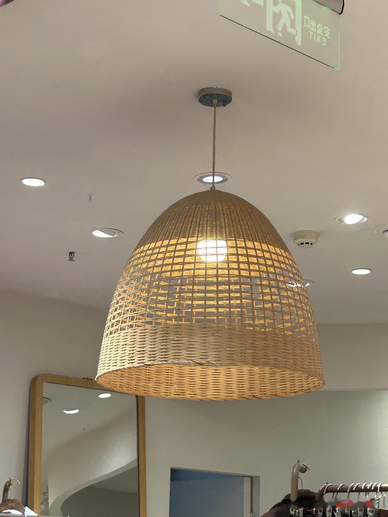 绝大多数人都是平庸之辈，不太可能做到一鸣惊人！

想要出人头地混成一个人样？这并