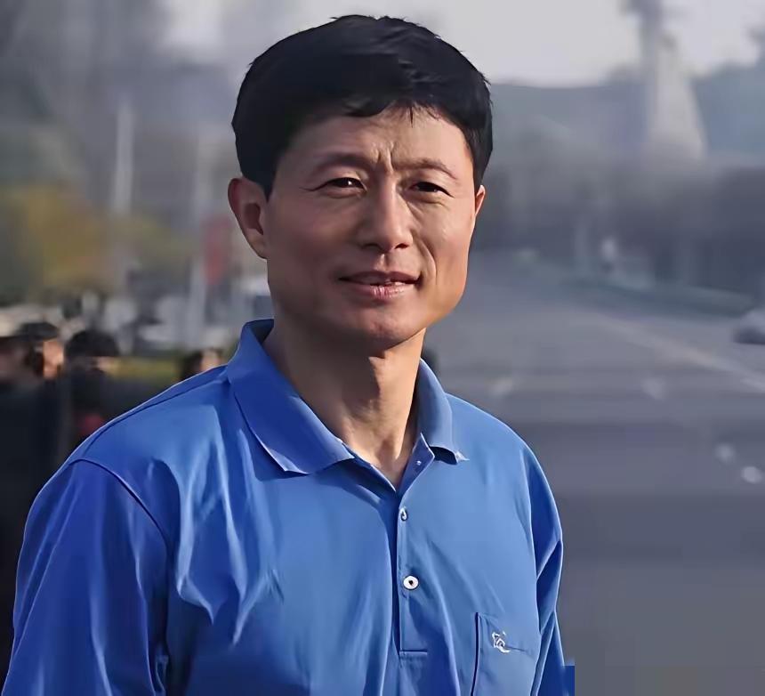 逝世十年，艾跃进教授从未远去：切去四分之三的胃，他仍站在讲台直到生命尽头
 
“