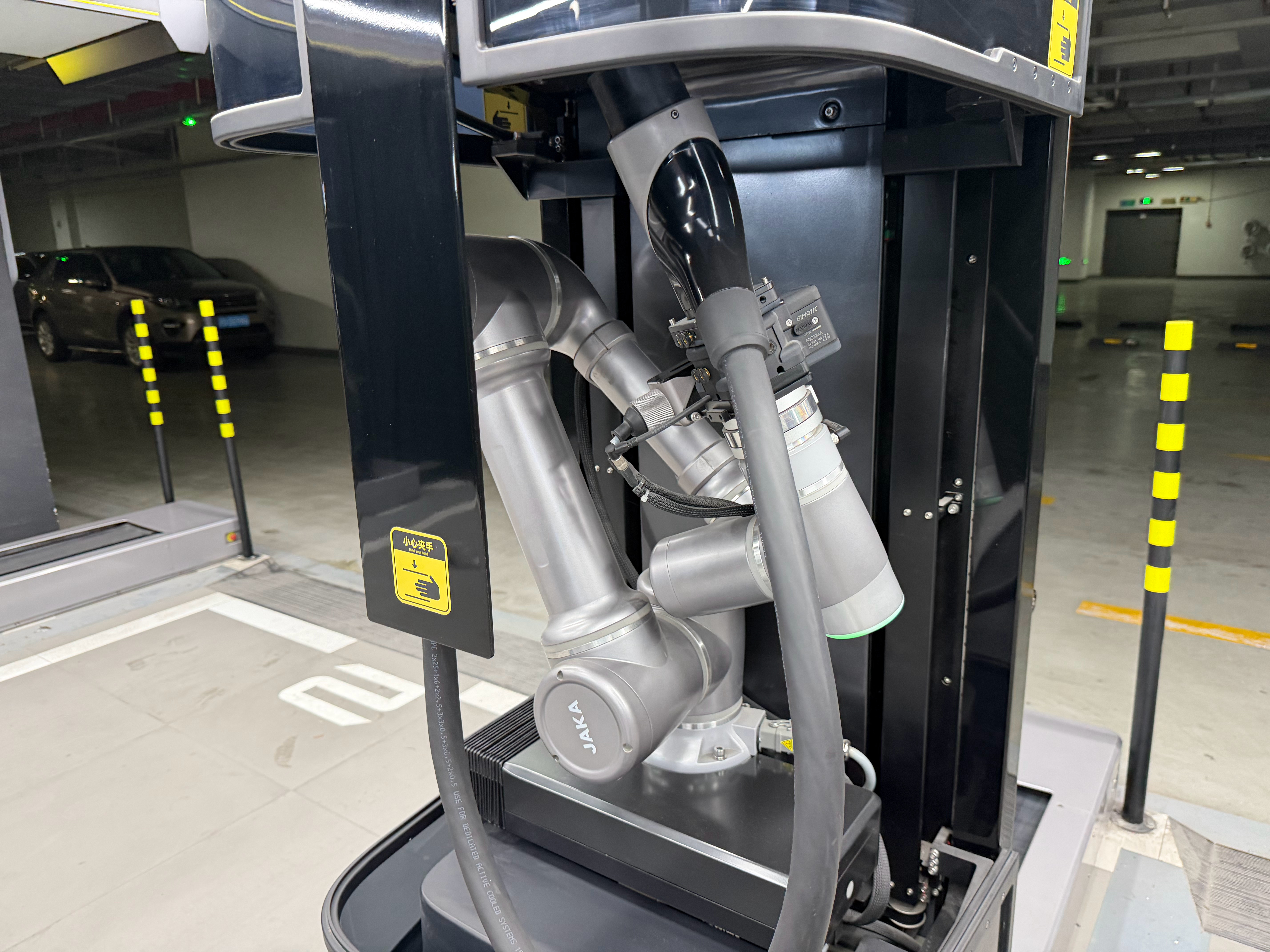 路特斯机械臂🦾充电？！路特斯