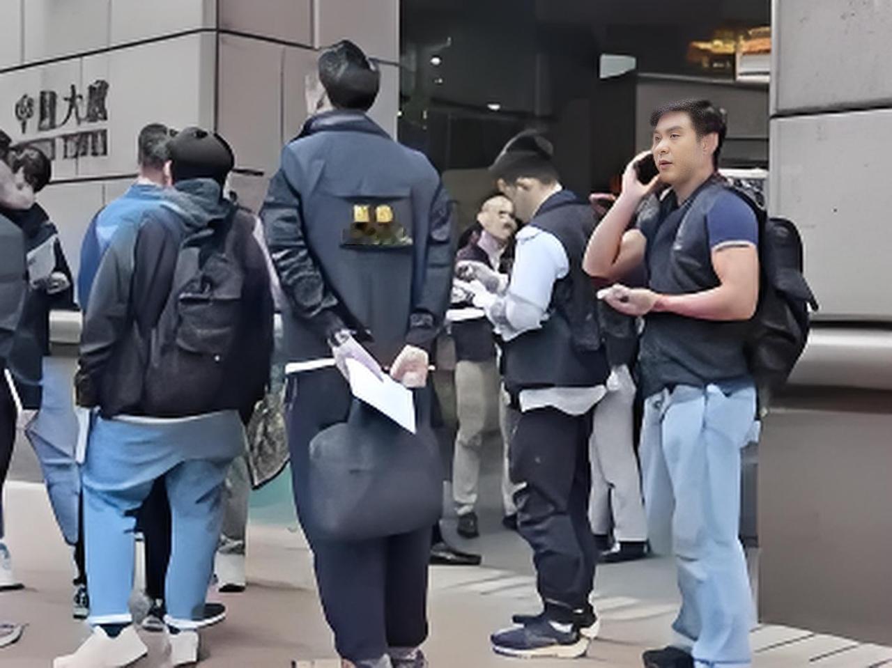 香港中环惊天劫案！4人持刀抢5000万港币，光天化日作案比电影还刺激！
 香港核