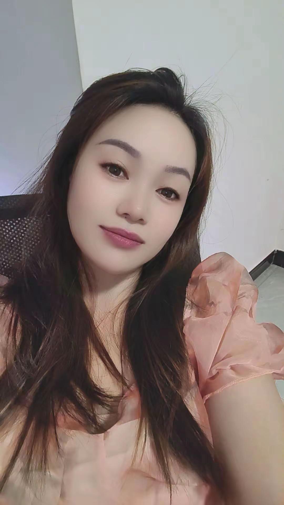 无论亲情，友情，爱情，默默在背后支持你，留在身边才是最美好的。