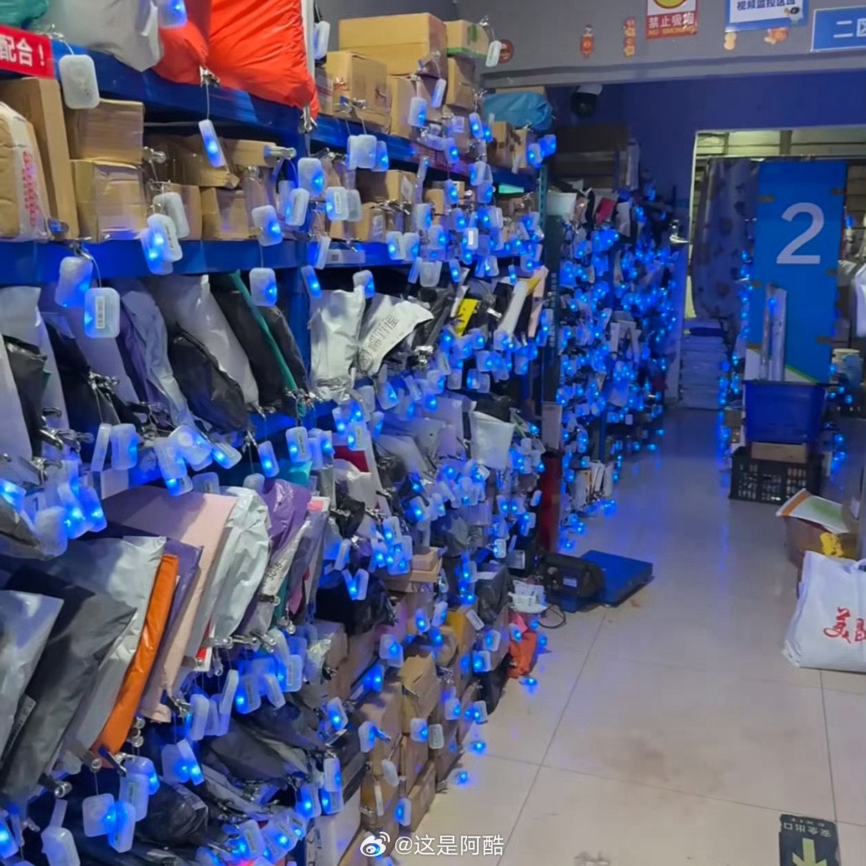 亮灯取件方式你别说最近我们小区就开始了…取快递都得先扫多多的码然后再跳转多多…这