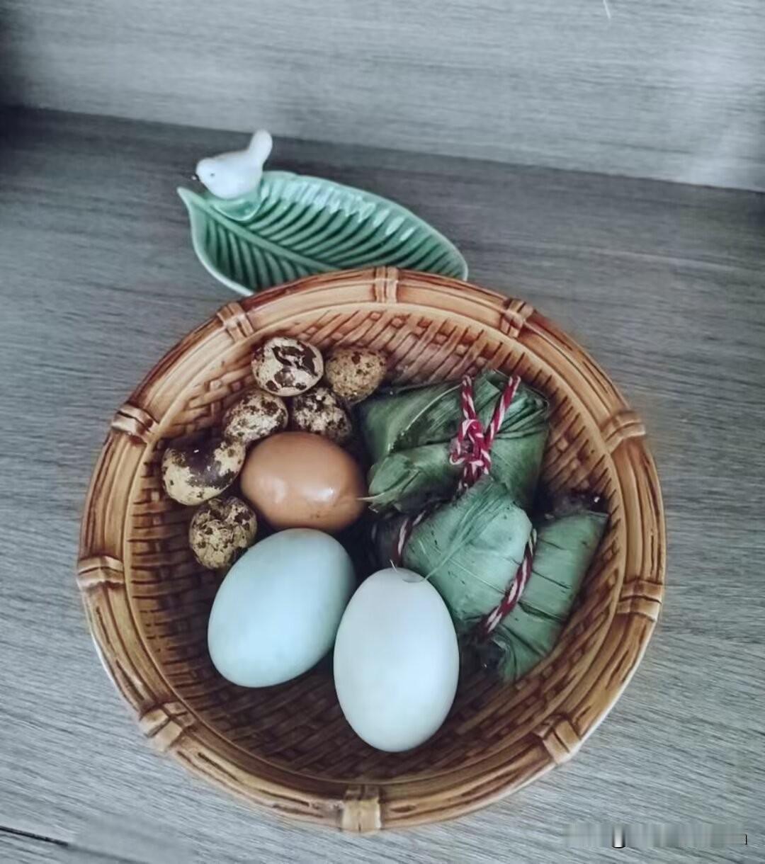 伏天来了，上蒸下煮！天热了，少吃鸡鸭，多吃蛋，强壮身体，安然度夏！

今日早餐，