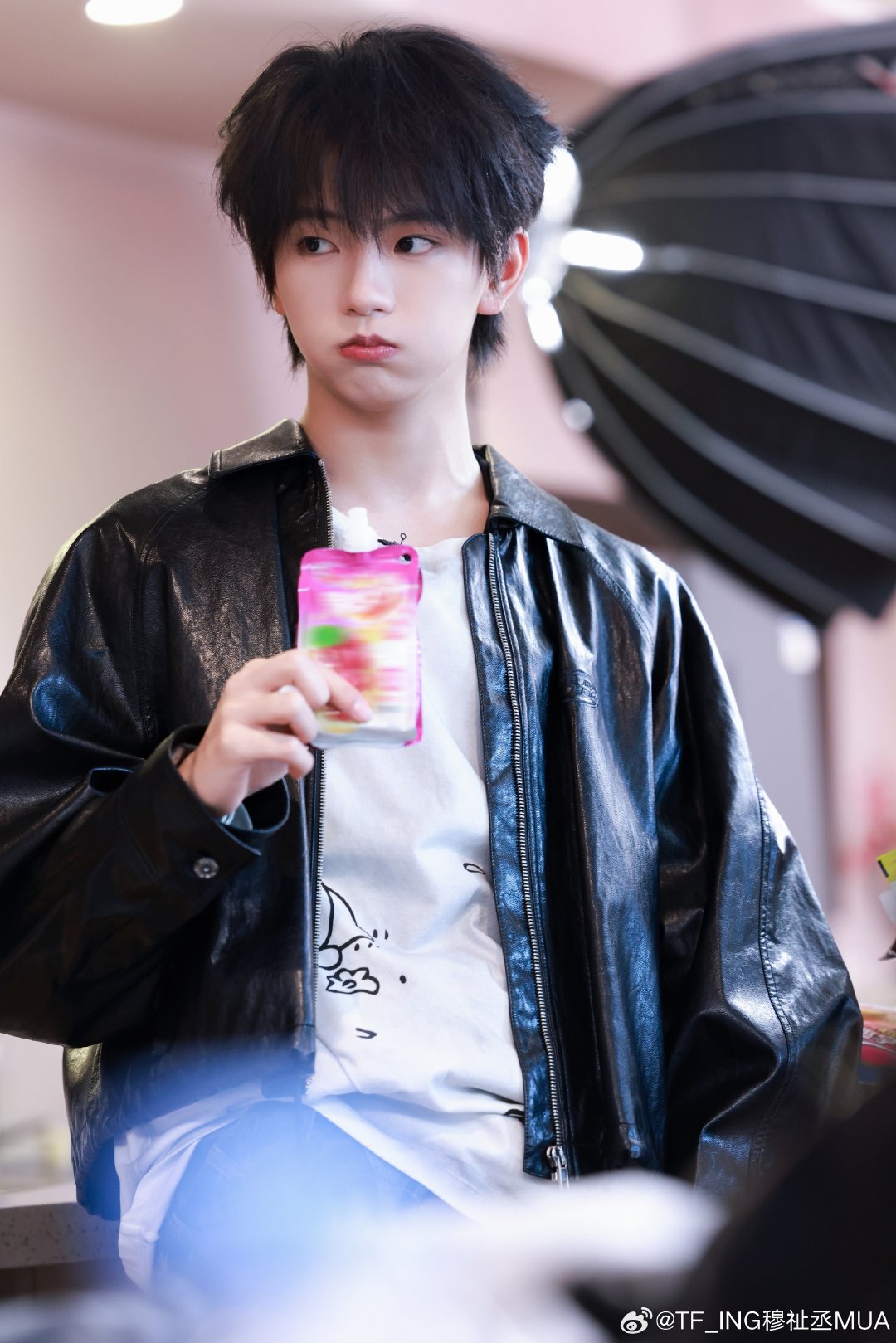 穆祉丞穆祉丞晒桌游plog恩恩就是臭屁桌游小天才到底想萌死谁啊穆祉丞欢乐桌游时刻