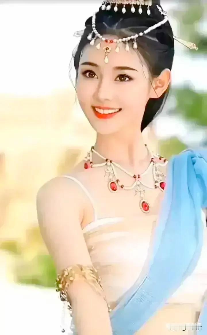 古装仙女，唯美动人。#美娇娘美图分享# #欣赏佳人风采# #发布女神图啦#