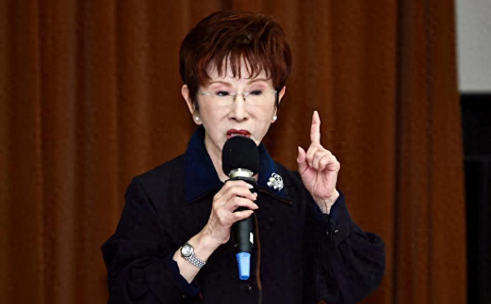 世界上最荒诞的生意，大概就是这种：你先把钱打过去，对方收了钱却不发货，你不仅不追