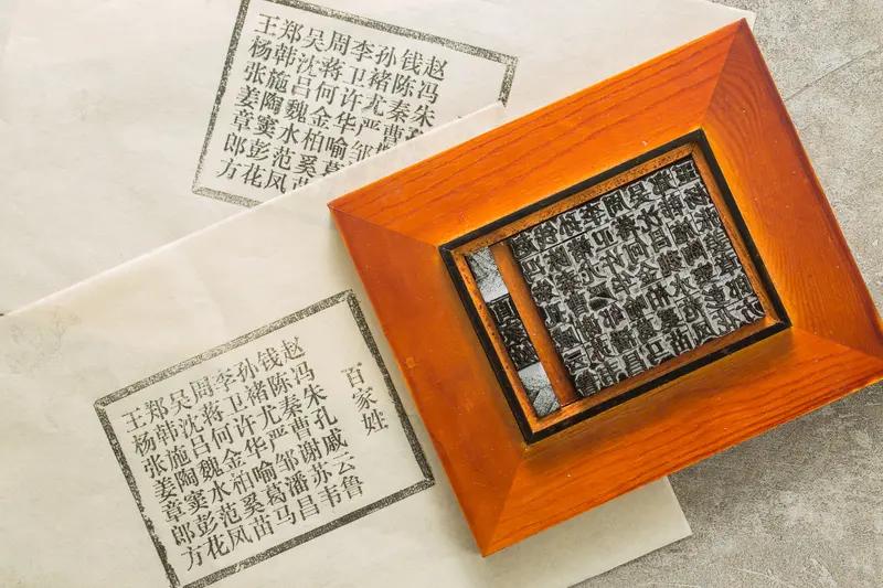辛辛苦苦码文字。
图片AI生成。