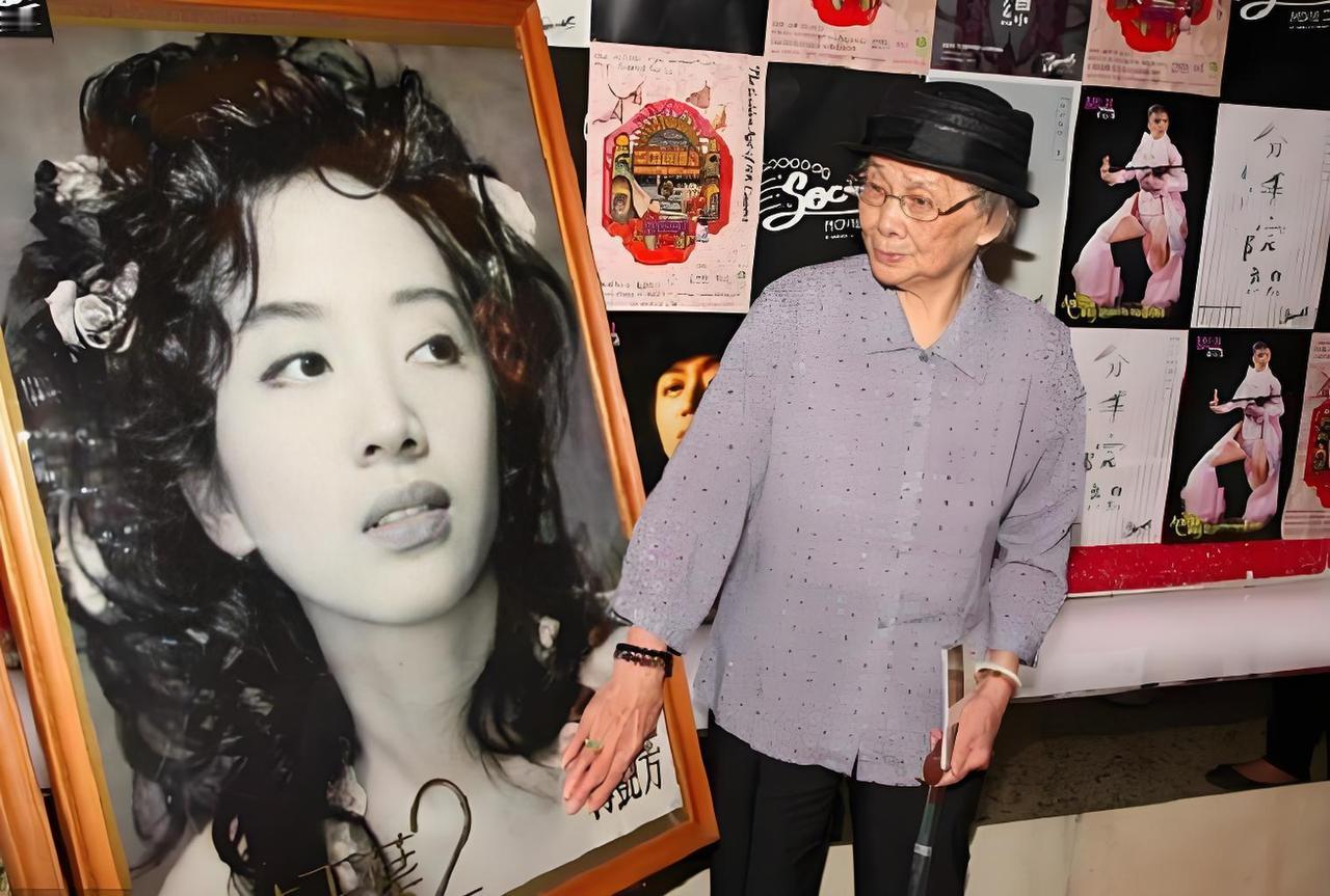 2003 年，香港乐坛和影坛的传奇巨星梅艳芳，被子宫颈癌无情地夺走了生命。这位在