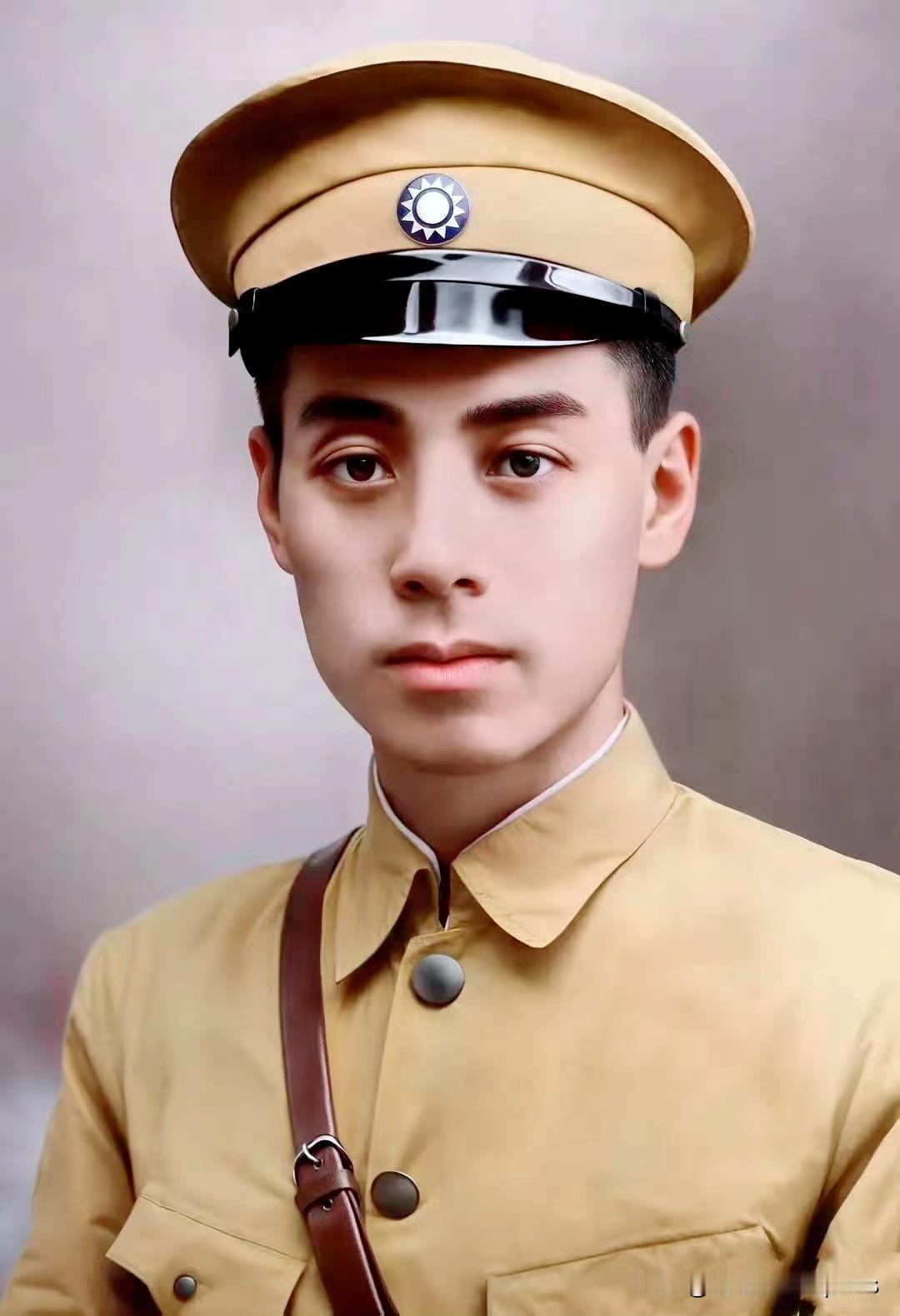 少年时，他立志“为中华之崛起而读书”；
成年后，他始终为中华之明天而革命。
50
