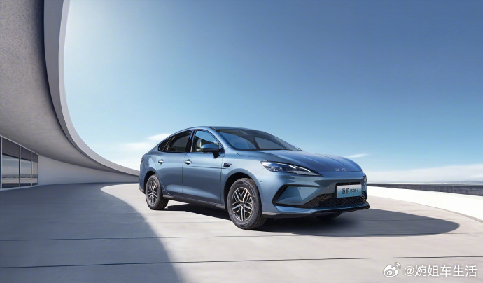 混动王炸一车传三代隔年油还在 谁懂啊！以前纠结纯电续航短、油车费钱，海豹05/0