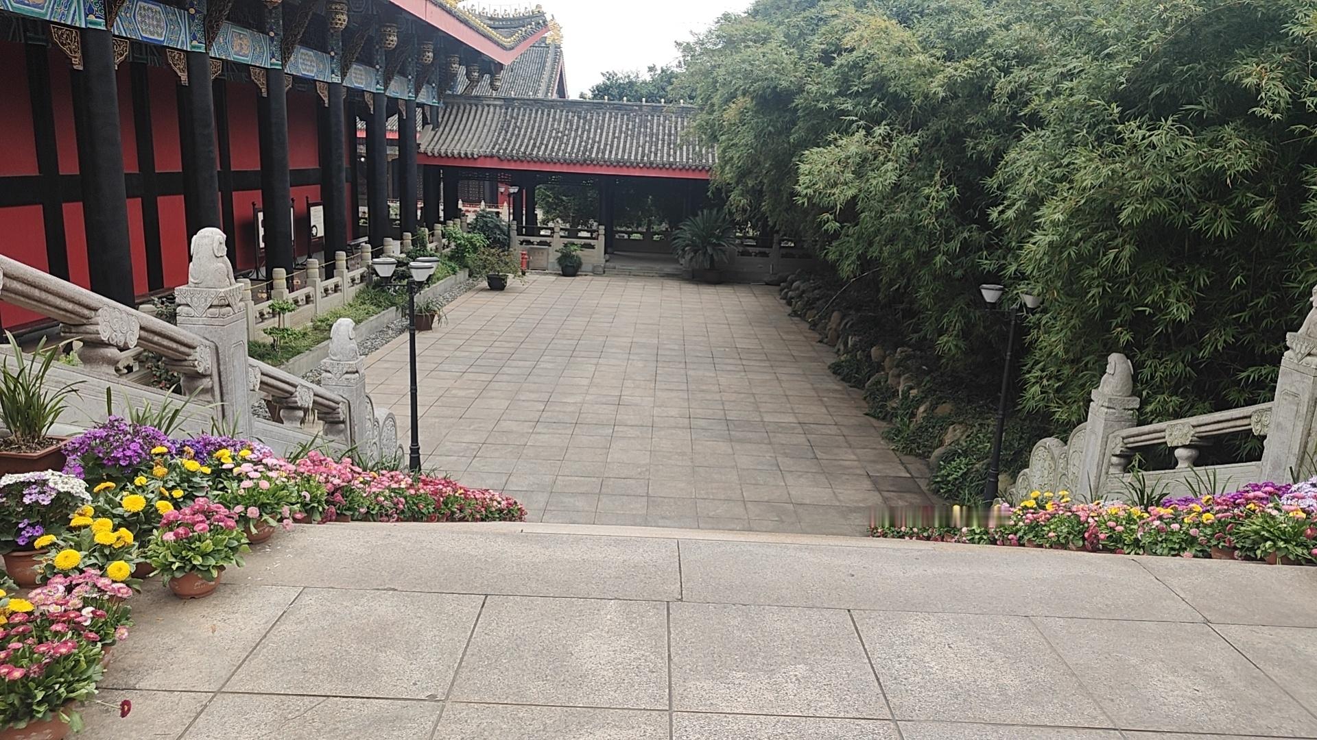 在这满目疮痍的世界 人类很难找到一片真正的净土 ​​​
