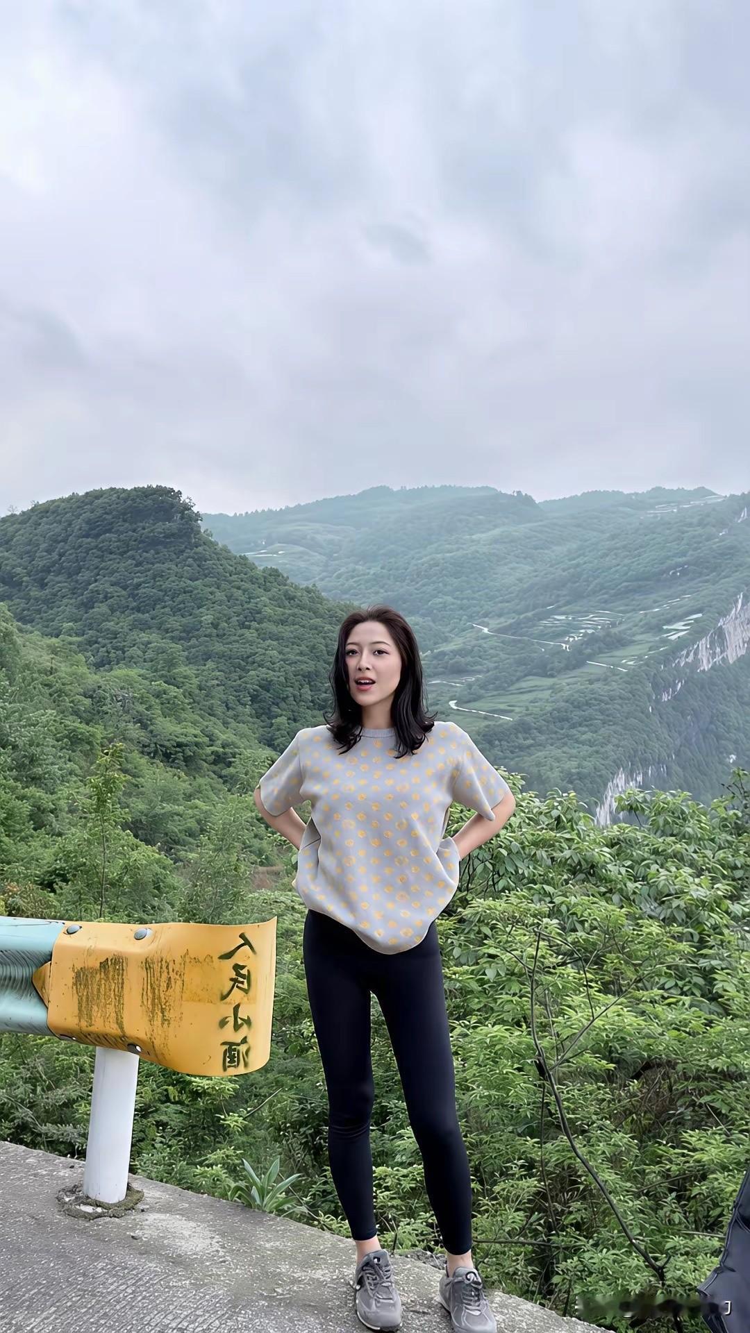 什么样的女人最令人着迷长相甜美，说话随和，穿衣打扮突显气质，这样的女人最令人着迷