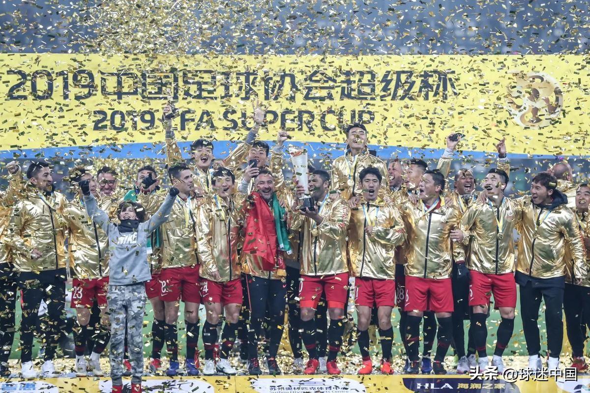 上海海港超级杯全纪录：一冠两亚，四进决赛彰显霸主底色
 
上海海港队史共四次亮相