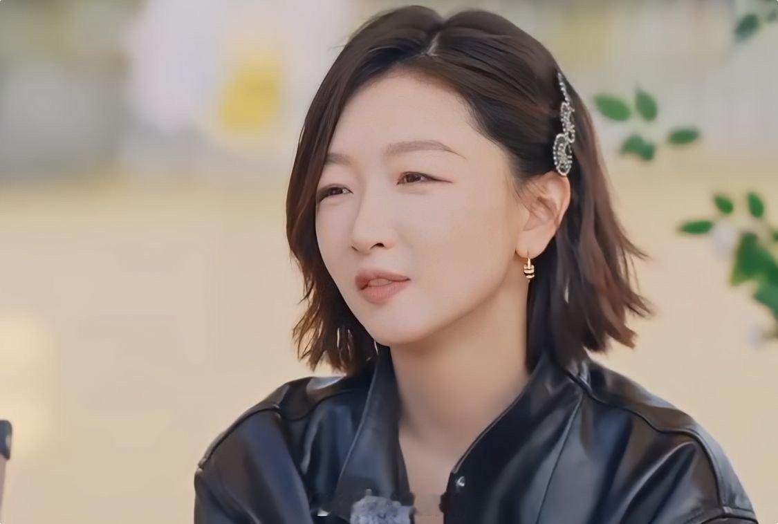 周冬雨自曝理想型，周冬雨理想型绝对不能mean综艺《周五晚高疯》中，杨迪现场追问