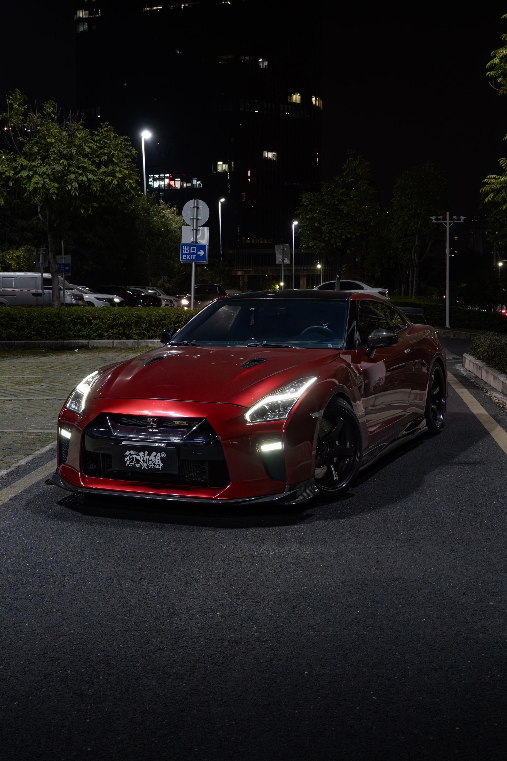 GTR 停产了，EVO 消失了，TypeR也加上了涡轮，街头的咆哮声逐渐远去。