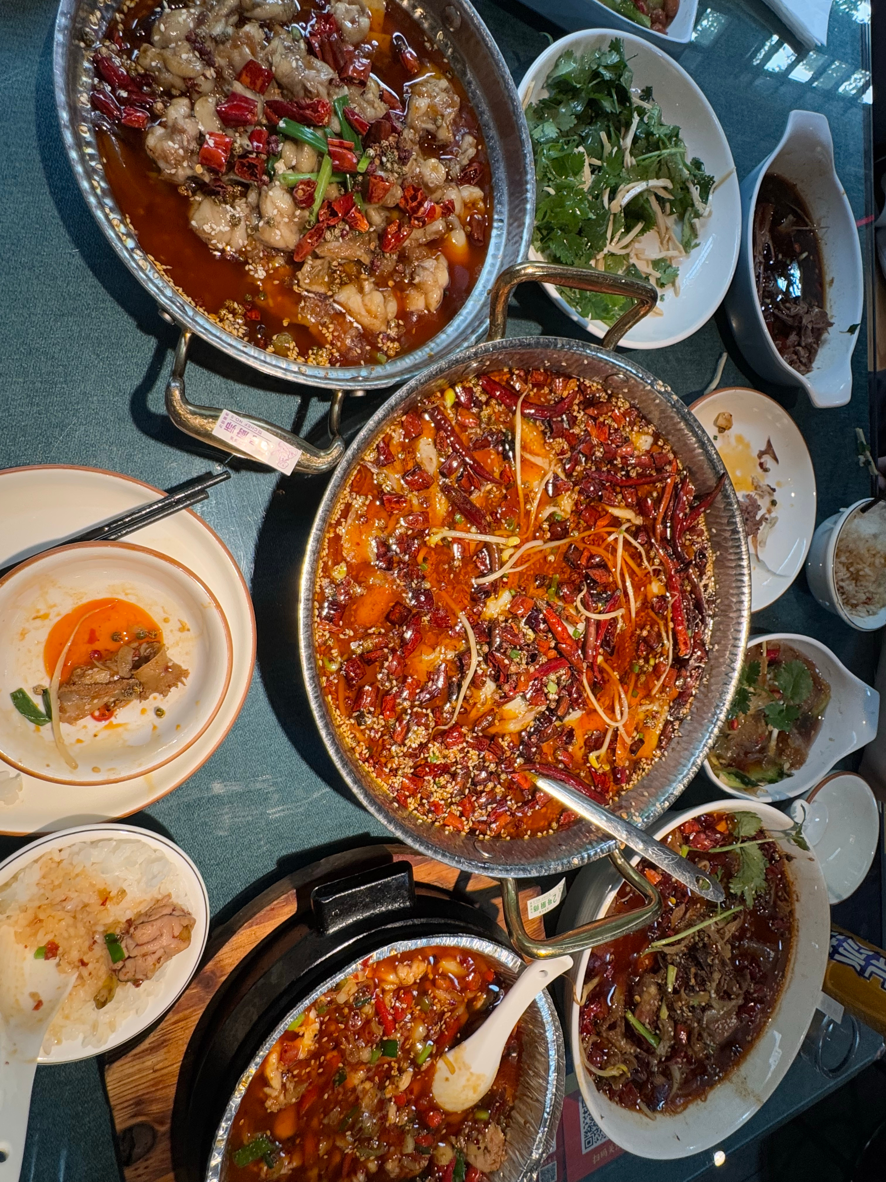 香的我要晕过去了 吃了一碗半大米饭[微笑]  ​​​