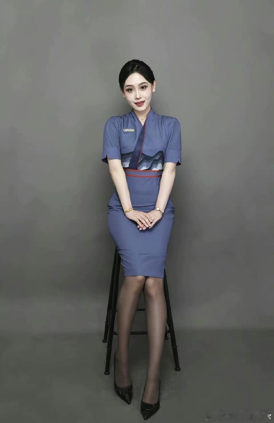 山航空姐新制服
制服颜色素净，主要空姐好看[爱慕][爱慕]