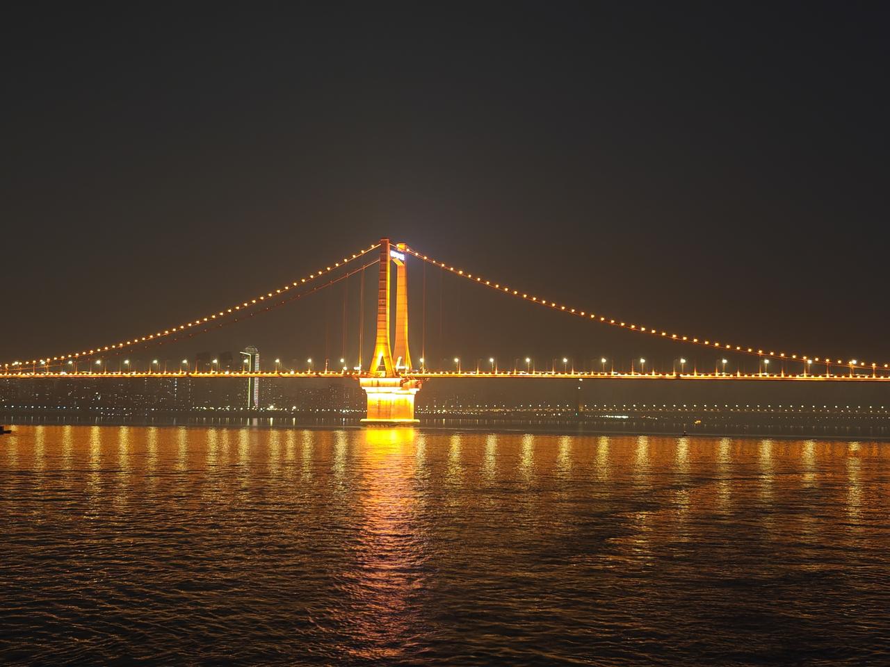 人老了，什么是你的底气？

是银行卡里的存款，是还能自己走路去买菜的身体，是一个