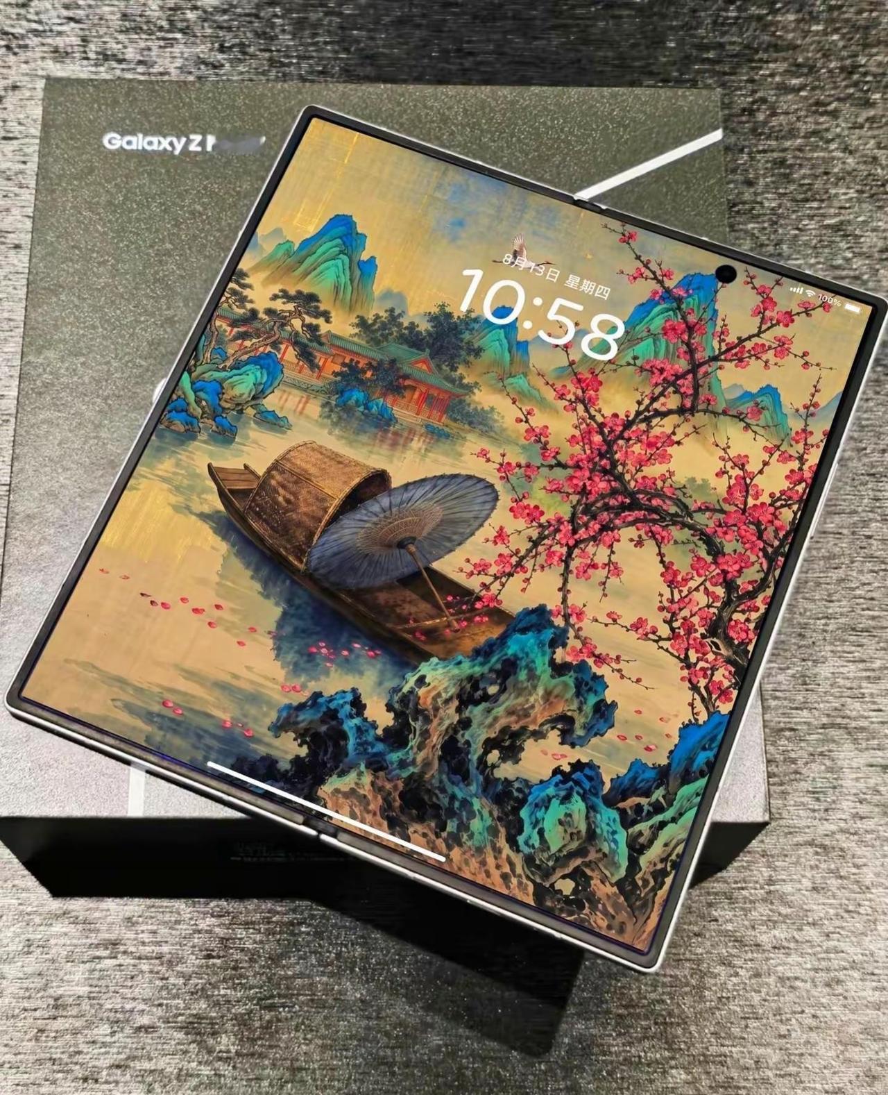 古亭观烟雨、 十里梅花舟。当这张古风水墨壁纸遇上三星折叠屏、展开折叠屏、 犹如一