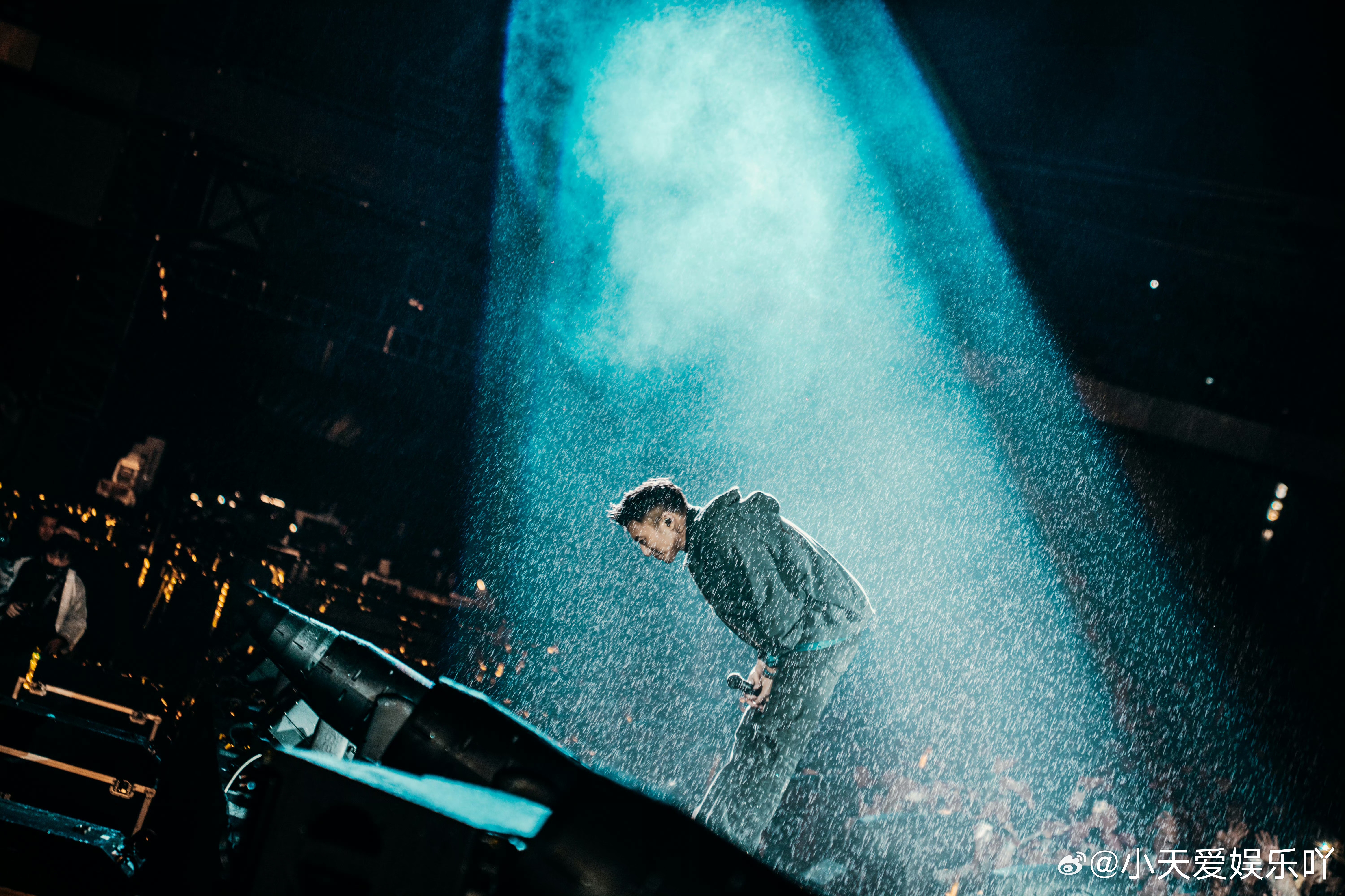 英皇25周年群星演唱会 看到英皇25周年群星演唱会的消息，我的心已经飞到了现场！