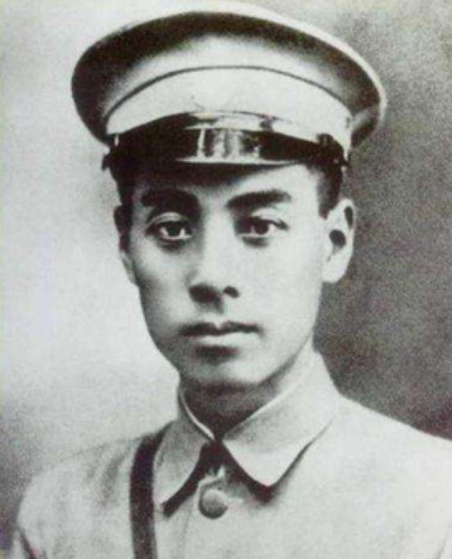 我们对周总理一直有个误区，只记得建国后的周总理，却忘了战争年代，他也是打过硬仗、