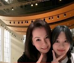 据说力哥干妈周冰倩将前往无锡，为二饼和力哥7月2日的《楚玉》首演助力，实在是令人