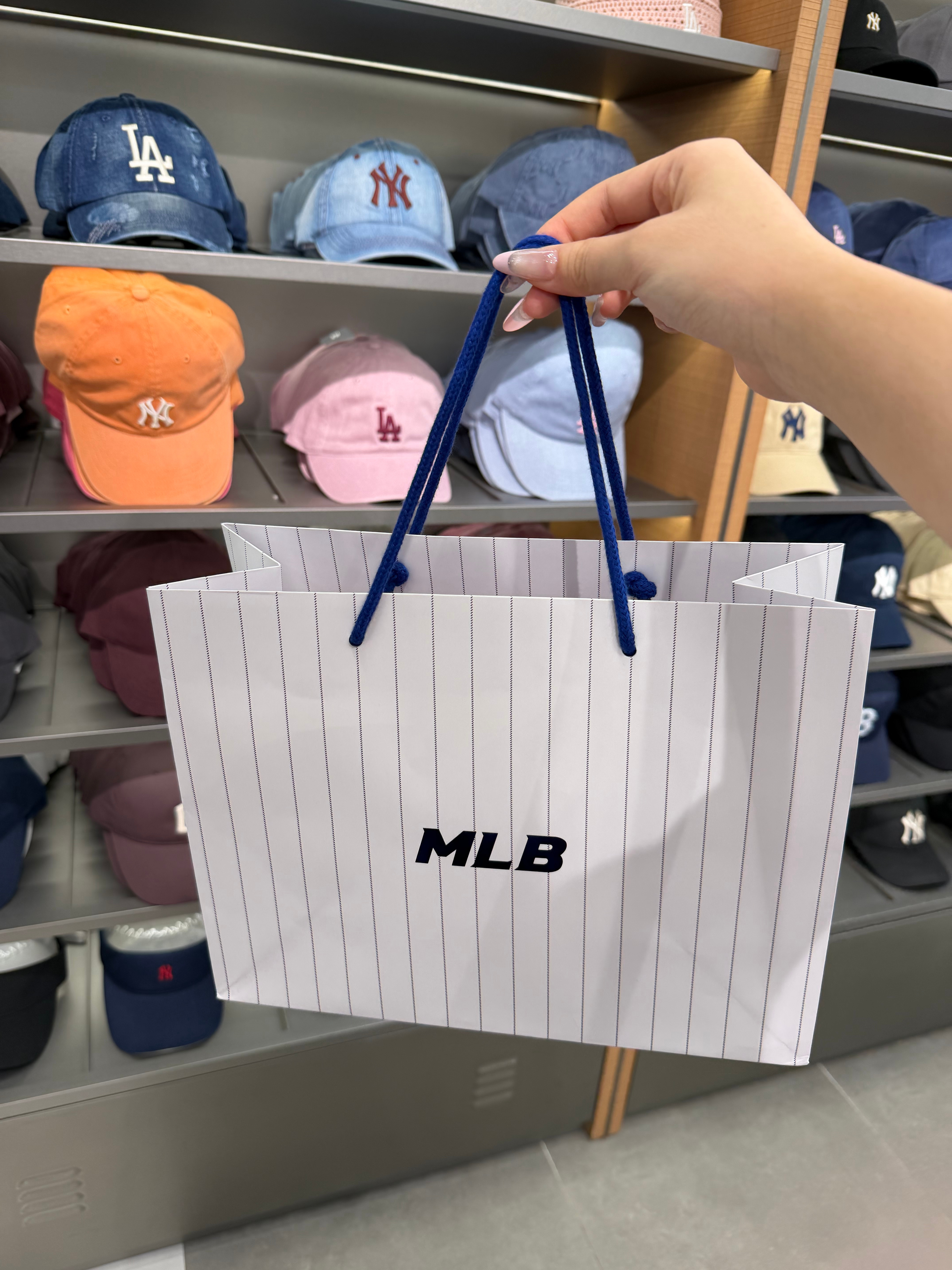 227拿下269港币的mlb[awsl]好舒适又奖励了自己一顶帽子 ​​​