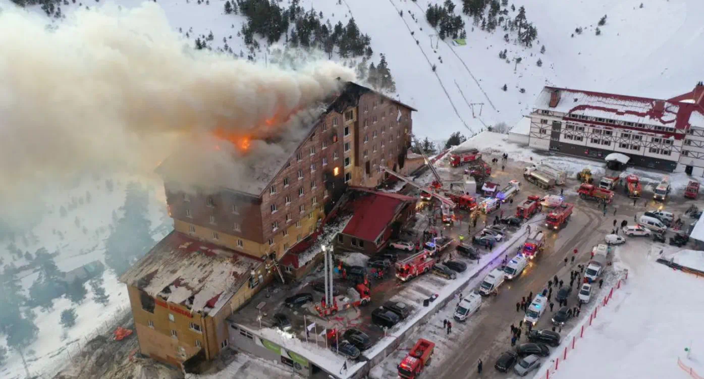 土耳其滑雪度假区酒店火灾66人遇难 据央视新闻，当地时间1月21日，土耳其内政部