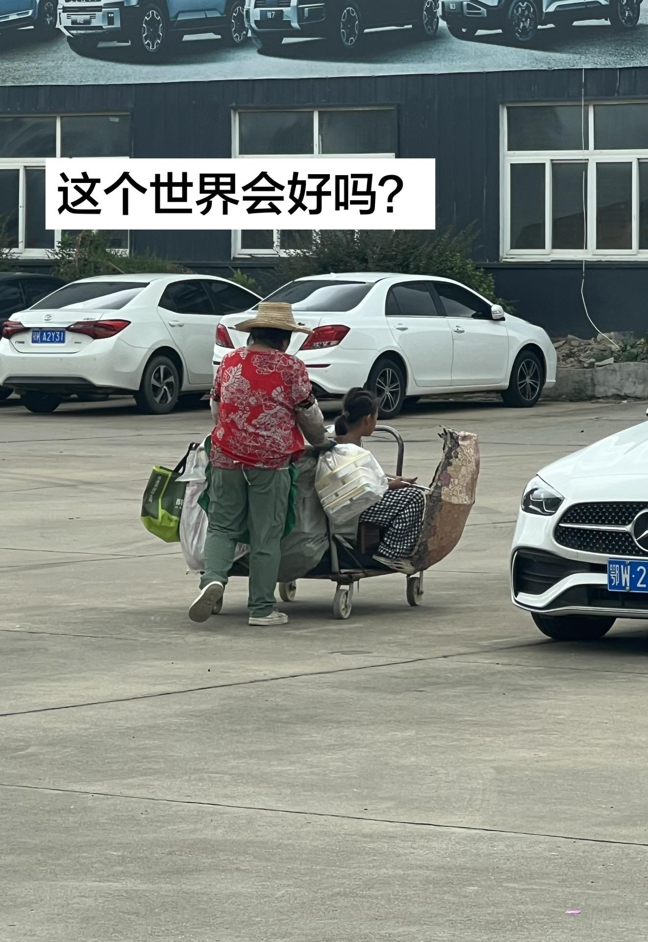 “一边思想庞大，一边无能为力。”