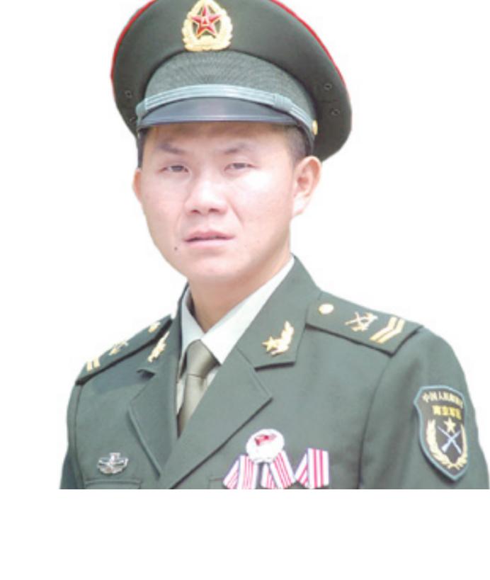 [微风]2001年，从成都开往武昌的一辆火车上突然出现了76个持械歹徒。当时车上