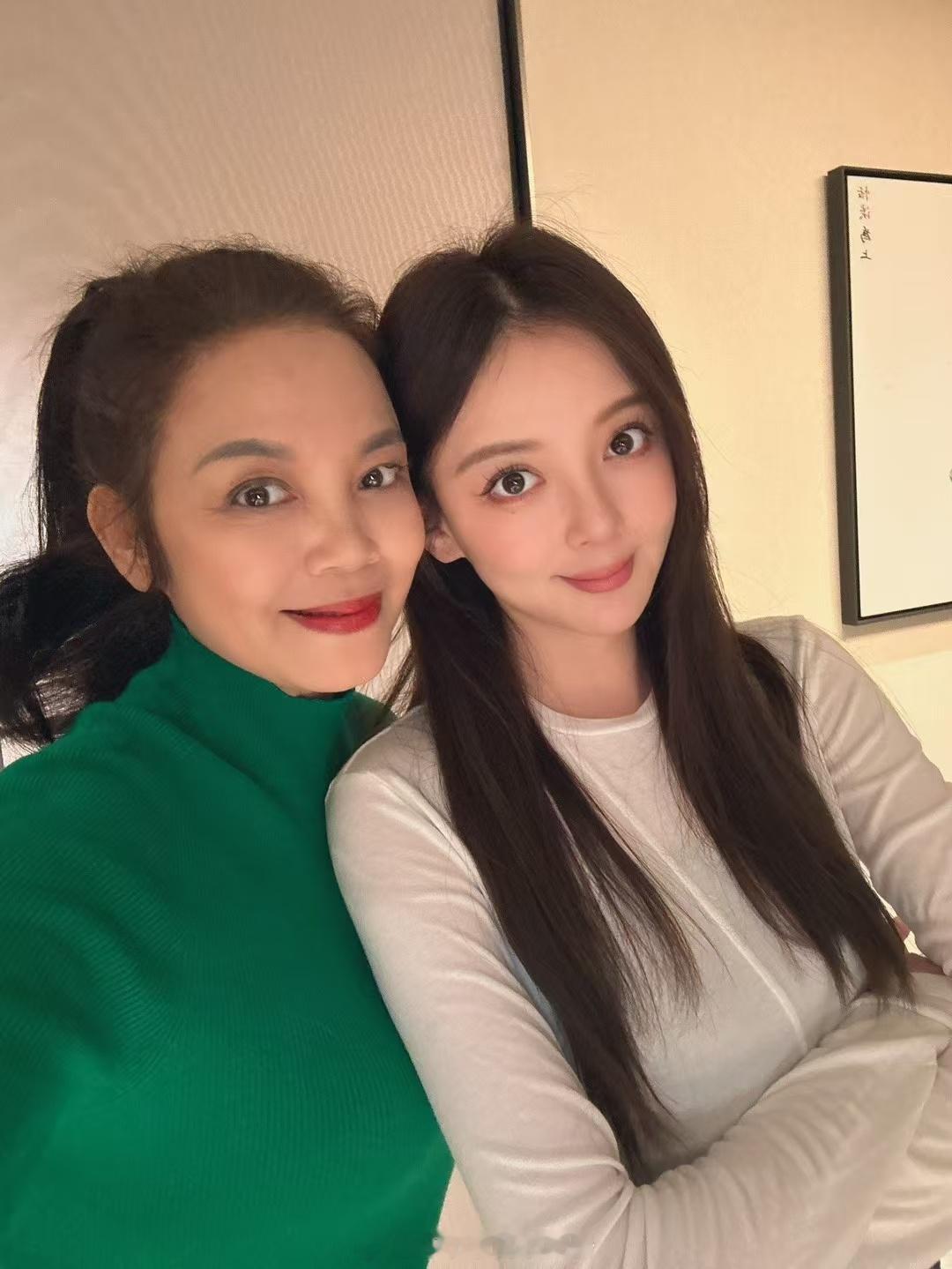 汪小敏[超话] [心] 母亲节快乐 祝麻麻节日快乐，身体健康，幸福快乐每一天！?