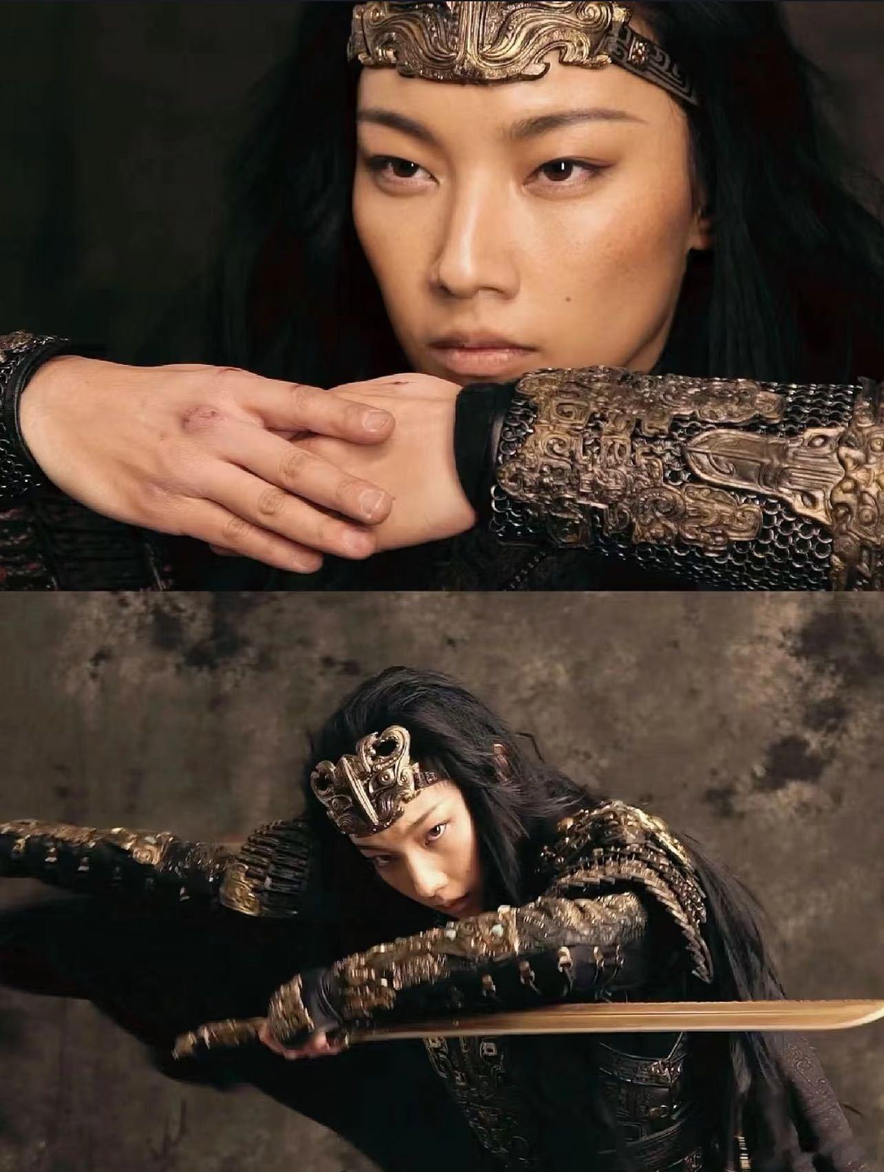 邓婵玉真帅也是真摔  邓婵玉，她不仅是一个角色，更是一种精神，一种女性不屈不挠、