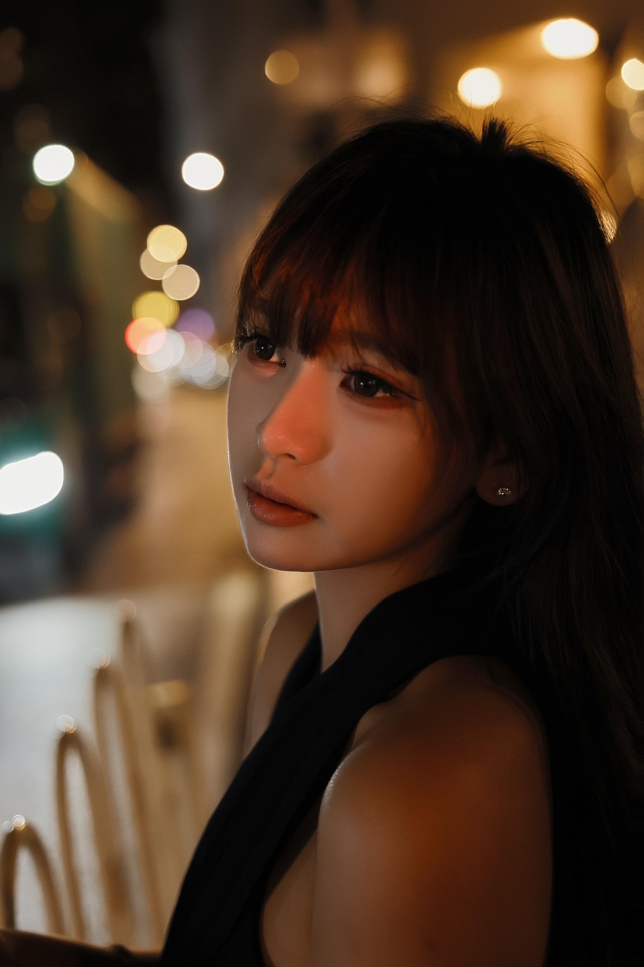 拍夜景顺便拍我，爱群不介意吧？