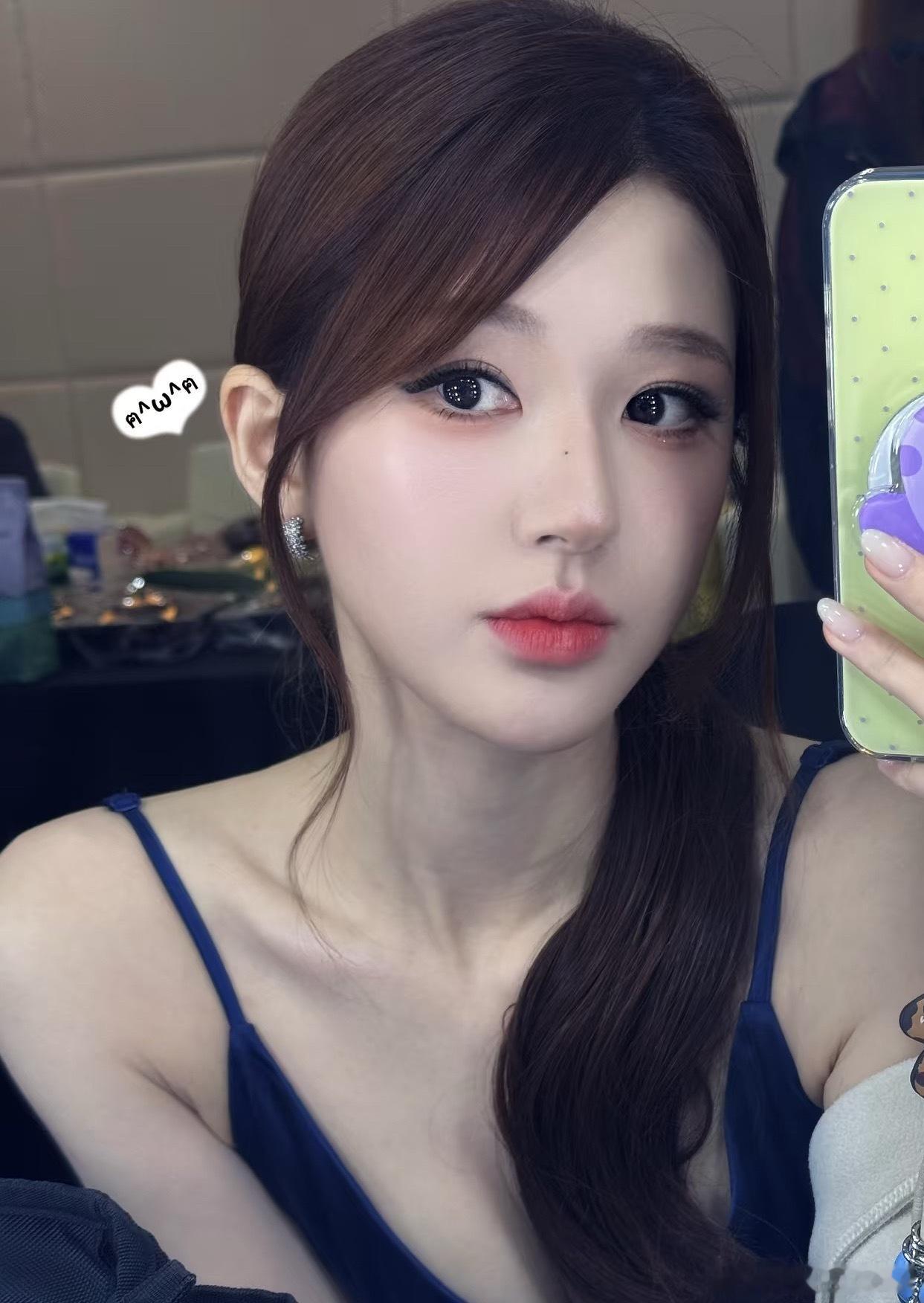 赵露思这妆造好有以前小白花的感觉 